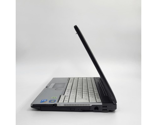 Ноутбук 13.3" Fujitsu Lifebook S760 / Intel Core i3-330M / HDD 320 GB / DDR3 4 GB / Intel HD