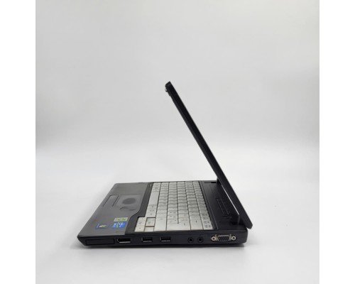 Ноутбук 12.1" Fujitsu Lifebook P702 / Intel Core i5-3230M / HDD 320 GB / DDR3 4 GB / Intel HD 4000